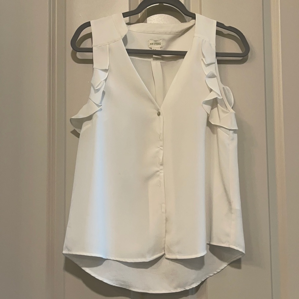 Women’s Sleeveless Blouse